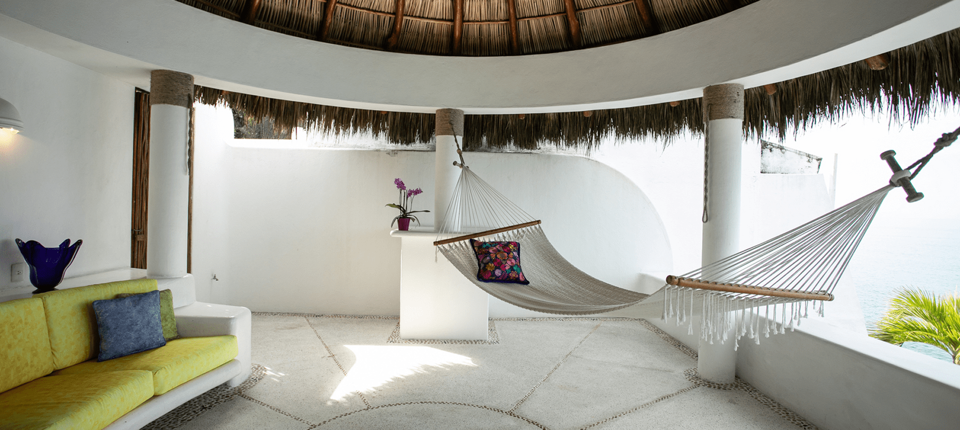 Relaxing seaside space with a hammock