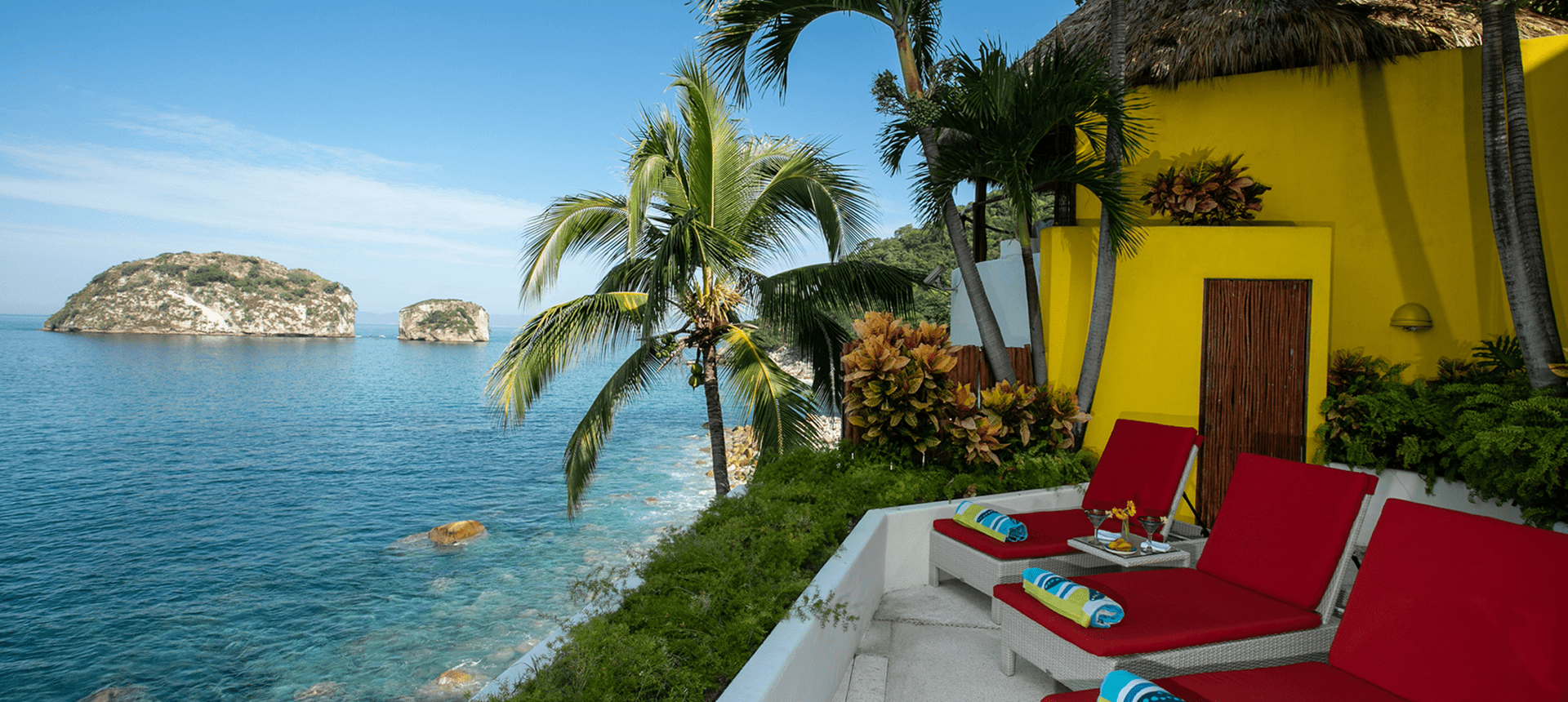 Tropical villa overlooking the sea